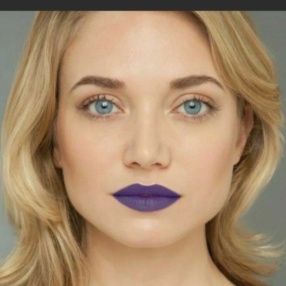 Maybelline Color Sensational Lipstick 835 Sapphire Siren Bold Audacieux 0.15oz - Picture 8 of 8